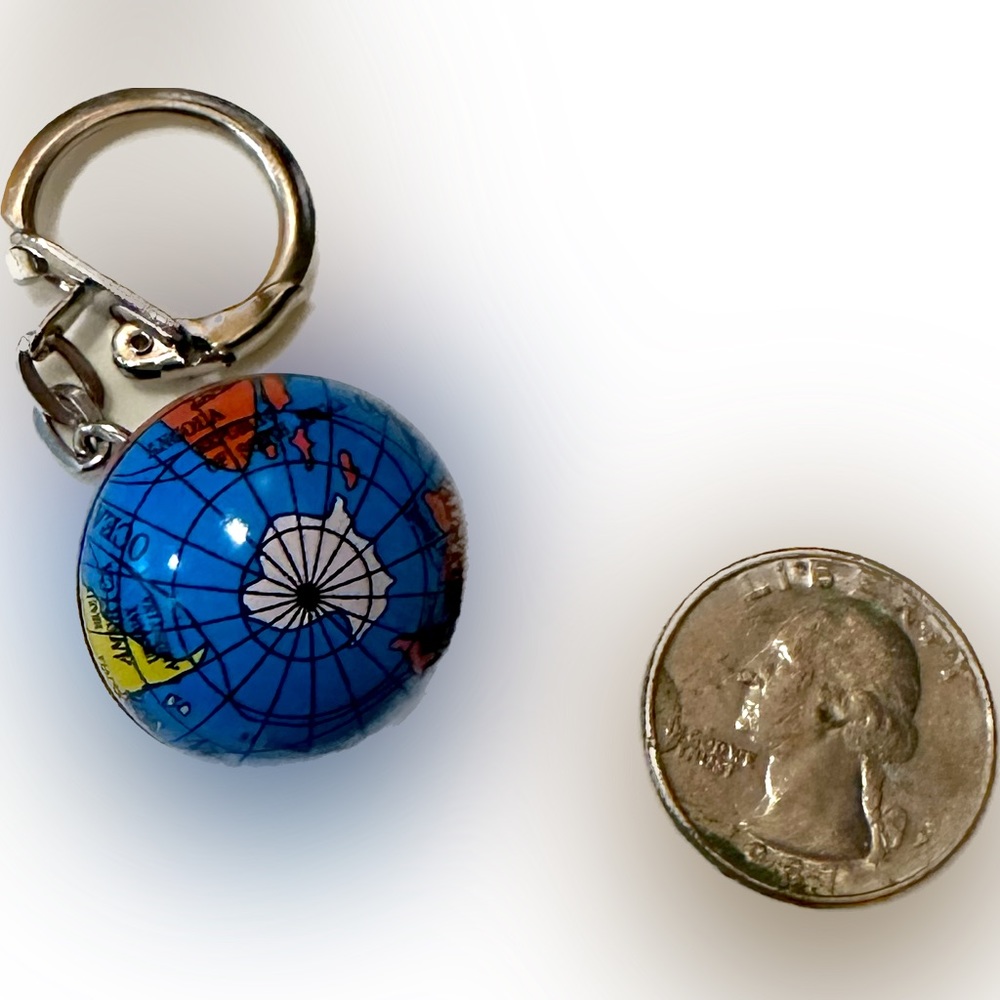 VTG GLOBE KEYCHAIN WORLD GEOGRAPHY TRAVEL Country States Universe Planet Earth - Picture 1 of 1